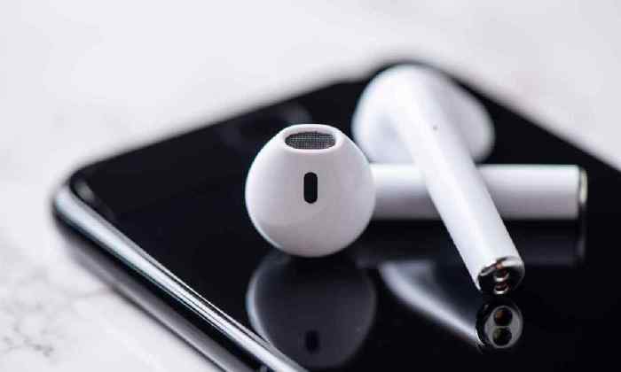 Earbuds Nyaman Dipakai Seharian