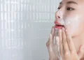 Panduan Waktu dan Teknik Mencuci Muka yang Benar untuk Hasil Optimal