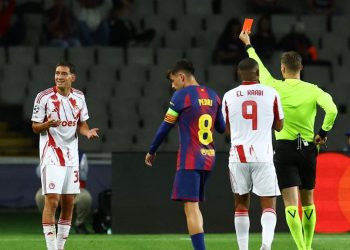 Kronologi Pemain Olympiakos Mendapat Kartu Merah setelah Diving Pemain Barcelona